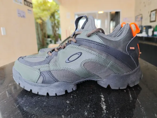 Tênis Oakley Sierra Verde pouco usado