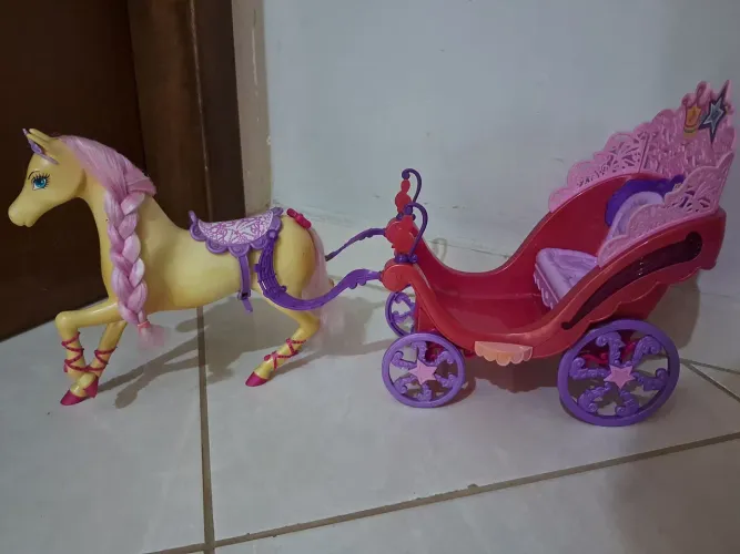 Carruagem Barbie a Princesa e a Popstar