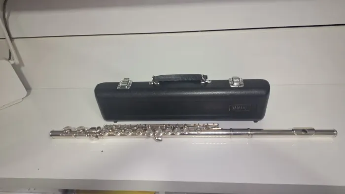 Flauta transversal Yamaha yfl 225