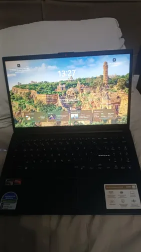 Notebook ASUS Vivobook Go 15 - AMD Ryzen 5 / 8GB RAM / SSD 512GB - Excelente Estado!