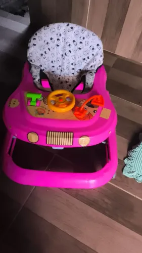 Bebê conforto foi pouco usado e o disquinho também não foi usado muito não