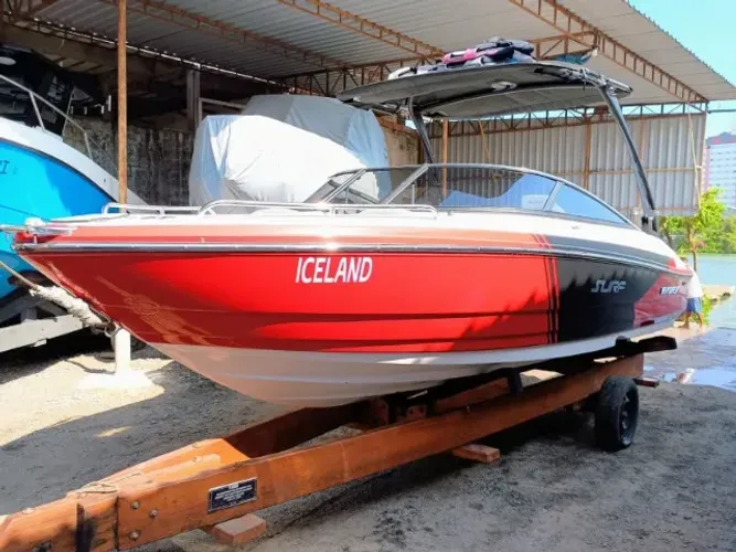 Lancha Ventura 220 Surf 2023.