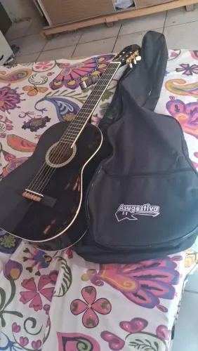 Vende-se violão novo