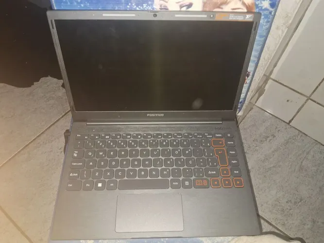 Vendo notebook positivo vision +caixinha de som
