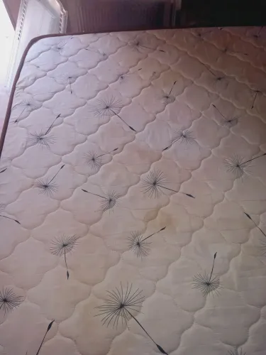 Cama de casal. 