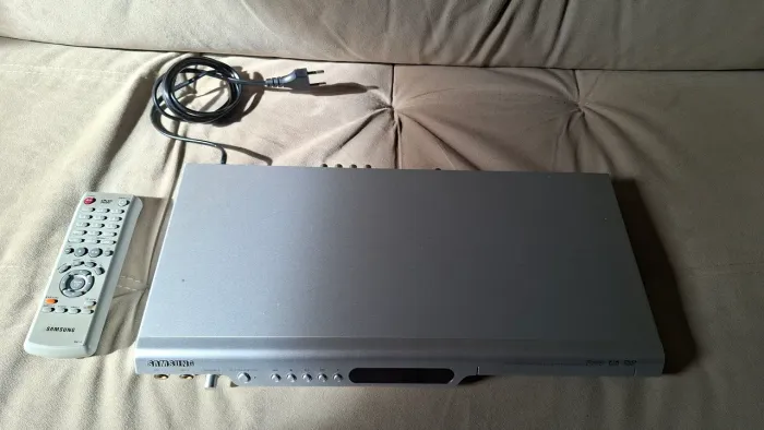 Samsung DVD - P255KC
