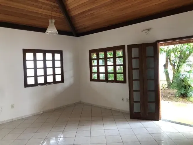 CASA TÉRREA COM PISCINA EM BARRA DO JACUÍPE - LOCAÇÃO!