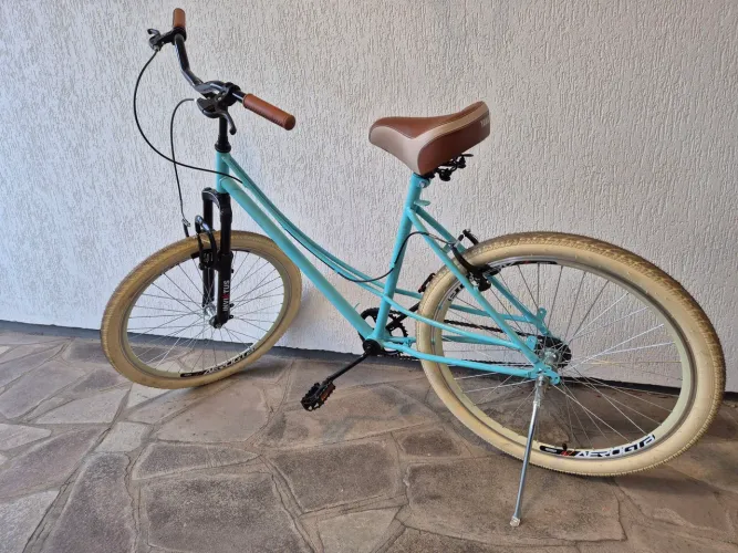 Bicicleta linda cor tiffany amortecedor Aro 26 vai paralamas cestinha assento jg marchas