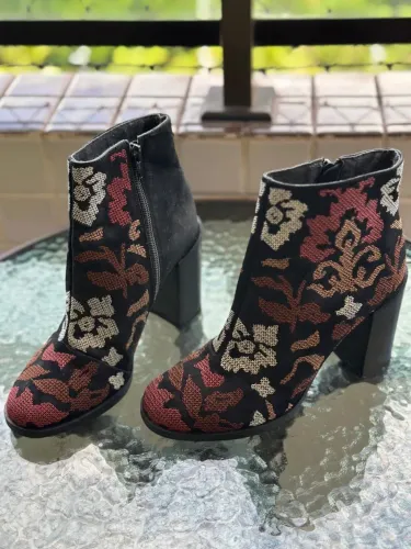 Bota de couro Arezzo 