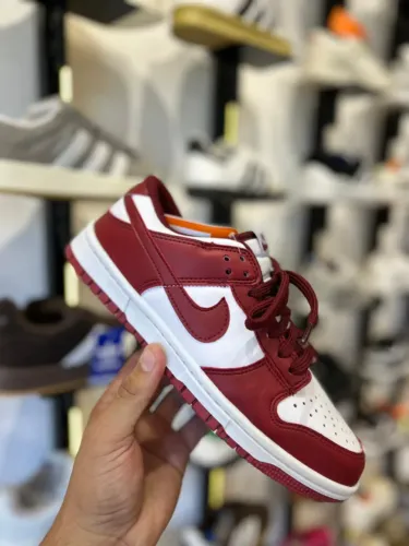 Nike Dunk Low Premium Unissex Cor: Bordô/Branco - Disponível 34 AO 43