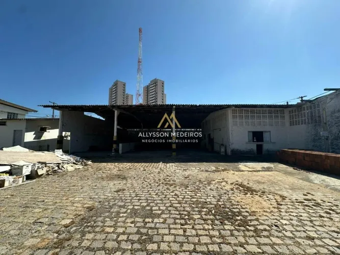 Galpão para alugar, 338 m² por R$ 10.200/mês - Candelária - Natal/RN