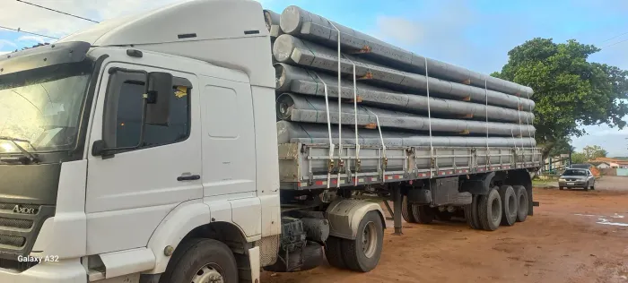 Vendo esse conjunto cavalo e carreta ou separado intersado cham no telefone *88