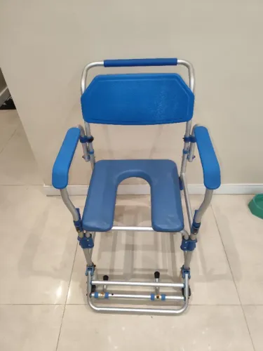 Cadeira de Banho higiênica