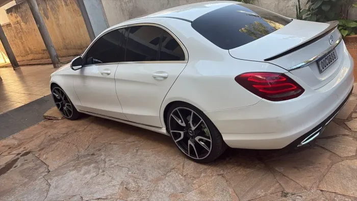 Mercedes-Benz C-200 Avantgarde 2.0 TB 16V 184cv Aut. 2015