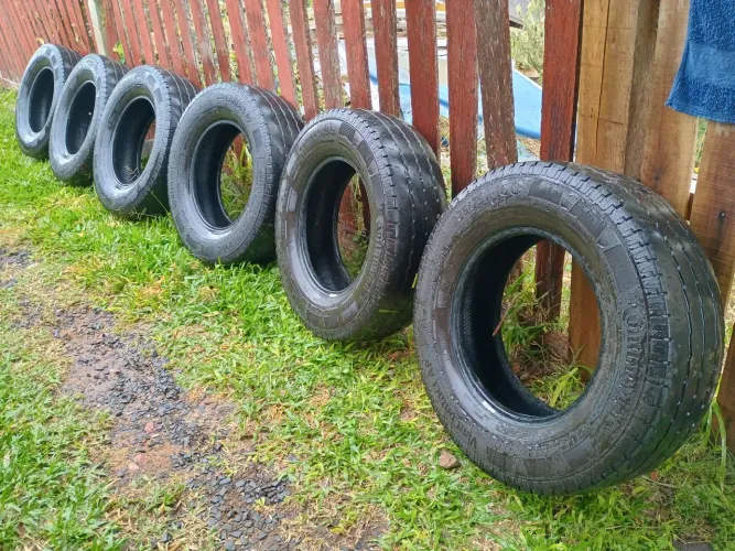 Pneus 275/75R 16C