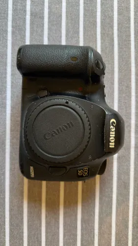 Câmera DSLR Canon 5D Mark III (Corpo)