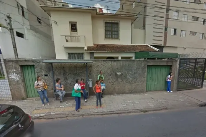 vaga ou quarto individual e mobiliado , em residencia segura