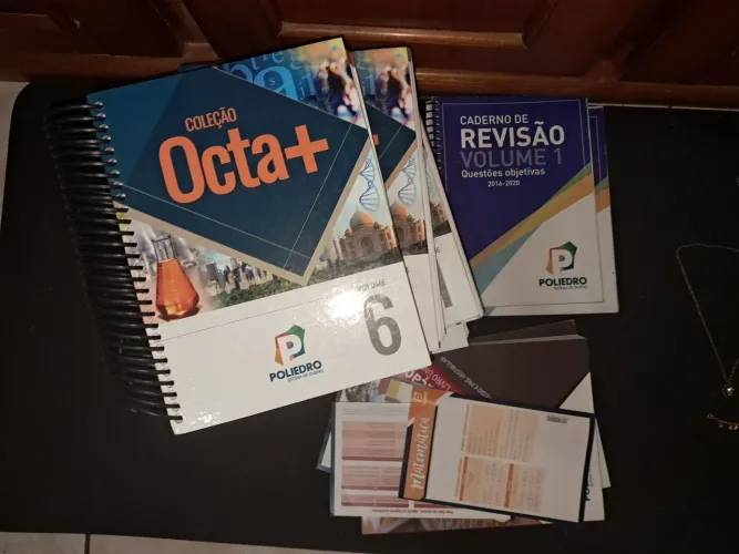 Material didático Poliedro