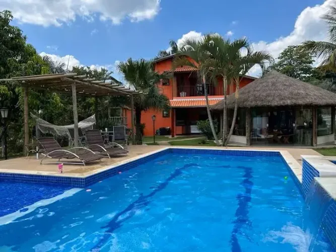 Casa/Chacara em Condominio - 5 dorm/3 suítes - 1.100m² - PORTEIRA FECHADA -