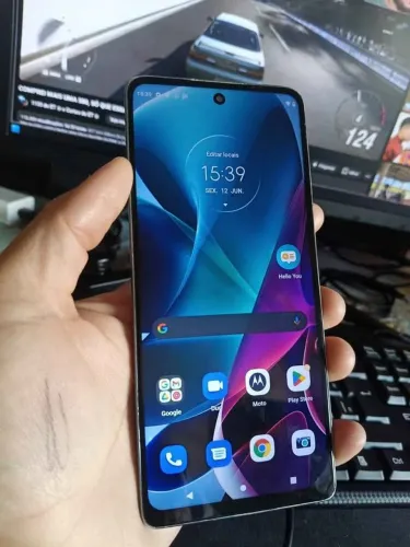 Moto g200