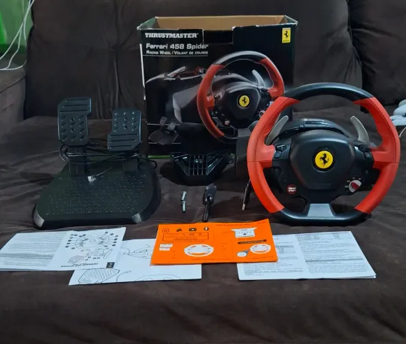 Volante Thrustmaster Ferrari 458 Spider Xbox One/Series X|S + Pedais