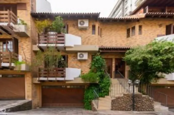 PORTO ALEGRE - Casa Padrão - BELA VISTA