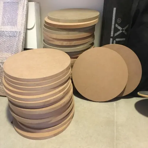 Discos de MDF circulares (30 cm de diâmetro