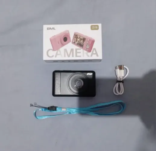 Camera digital MBL preta na caixa com cartão de memória de 8gb funcionando