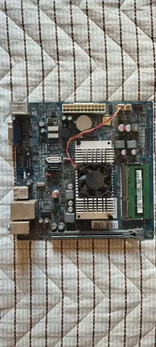 Placa mãe baby miniATX ECS POS-EINM70CS + 4 GB RAM