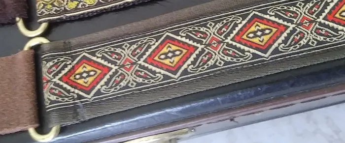 Correia violão guitarra
