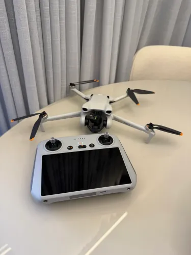 Drone DJI Mini 3 Com tela