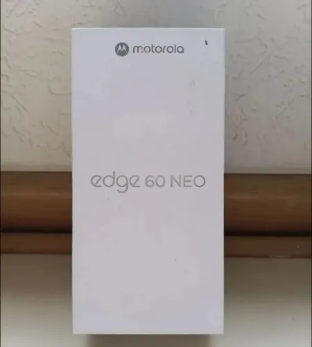 Vendo Edge 60 neo de 512 de memória ( lacrado e NFC )