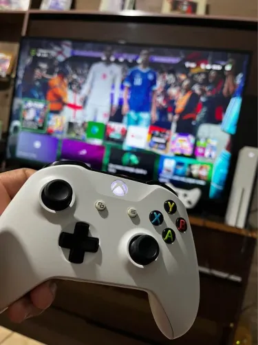 XBOX ONE S 1TB ACEITO CARTÃO