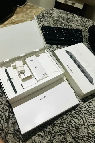 Samsung Galaxy Tab S9 FE 128GB - Impecável + S Pen + Capa, Teclado e Mouse
