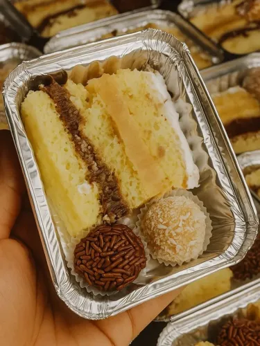 fatias de bolo