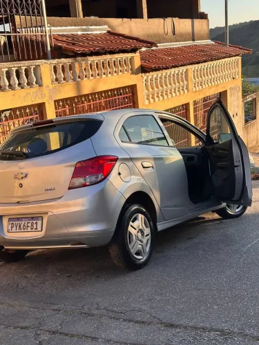 Chevrolet Onix JOY Hatch 1.0 8V Flex Mec. 4P 2017