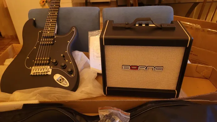 guitarra Giannini G102 + Amplificador Borne