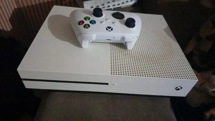 XBOX ONE 1TB 3 CONTROLES