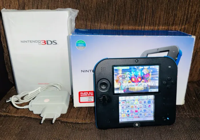 Nintendo 2DS Destravado Na Caixa + 200 Jogos instalados + Manuais + Carregador 