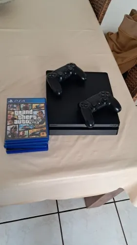 PS4 SLIM 500GB 2 CONTROLES + 4 JOGOS PERFEITO ESTADO