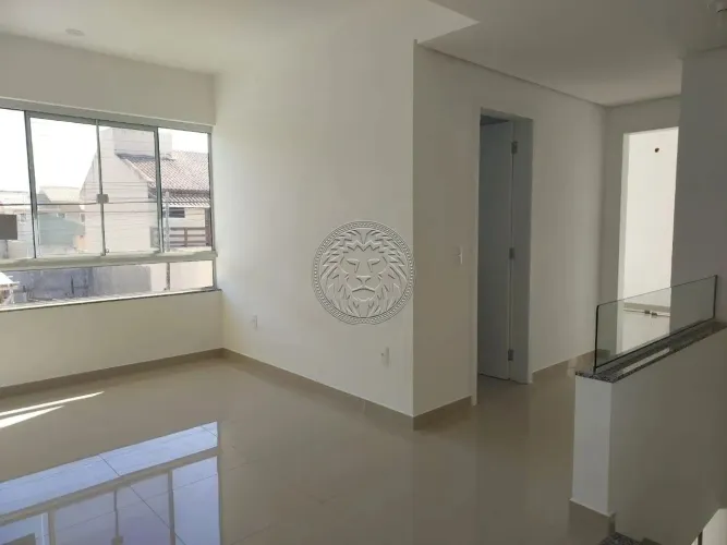 Casa com 3 Dormitórios no Carianos em Florianópolis SC