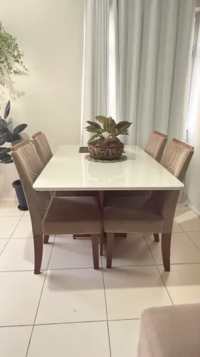 Mesa com 4 cadeiras