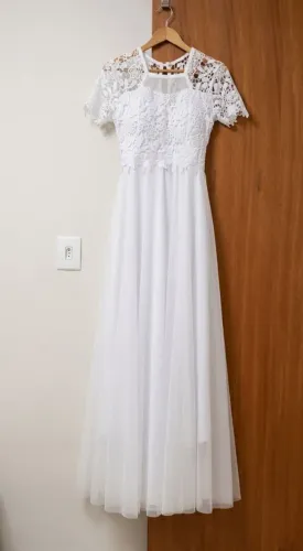 Vestido de Noiva Delicado em Renda e Tule