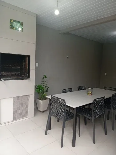 Aconchegante casa com Piscina em Itapoá