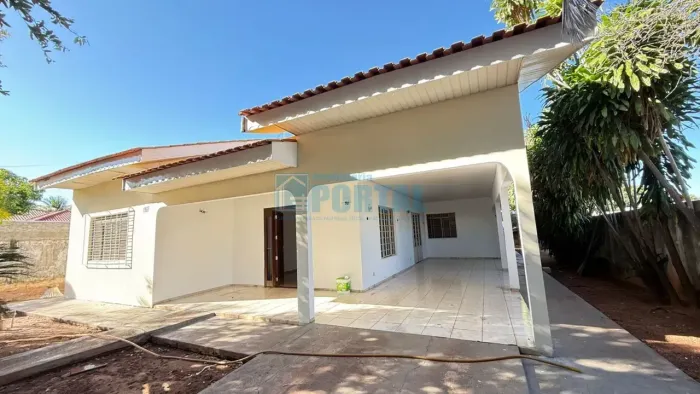 Imóvel para venda com 250 metros quadrados com 3 quartos em Centro - Água Boa - MT