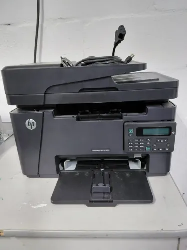 Impressora multifuncional HP LaserJet Pro M127fn.