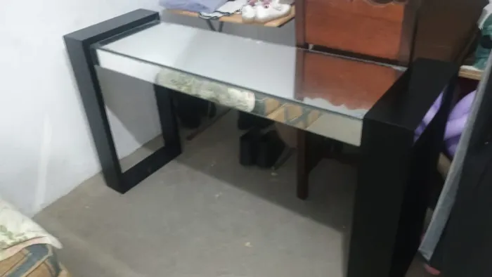 vendo aparador com marcas de uso! Desapego!