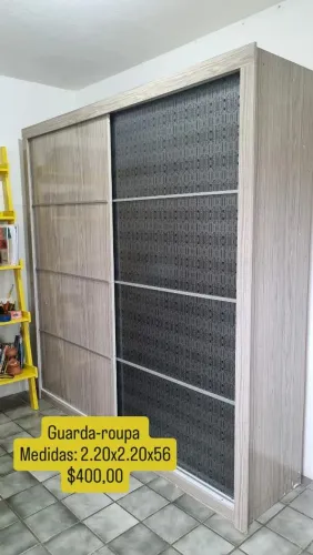 Guarda-roupa grande c/portas de correr