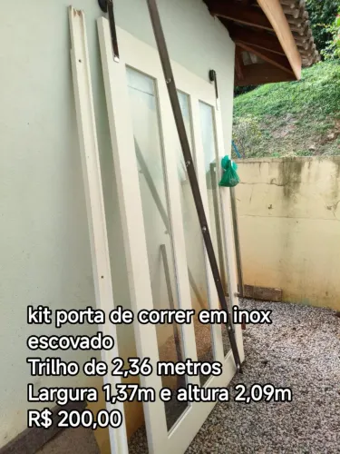 PORTA DE CORRER MADEIRA VIDRO TRILHO INOX