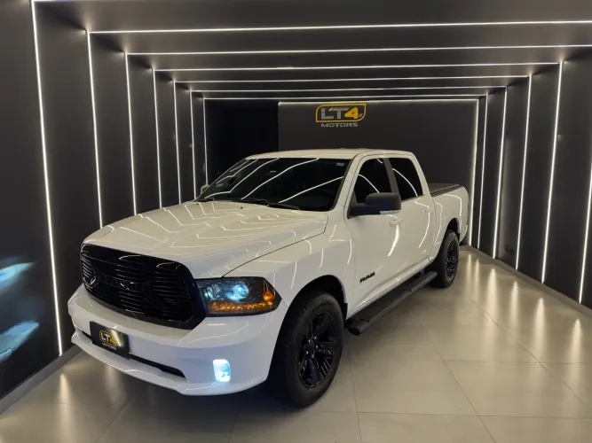Ram Classic R/T 5.7 CD V8 4X4 Aut. 2023